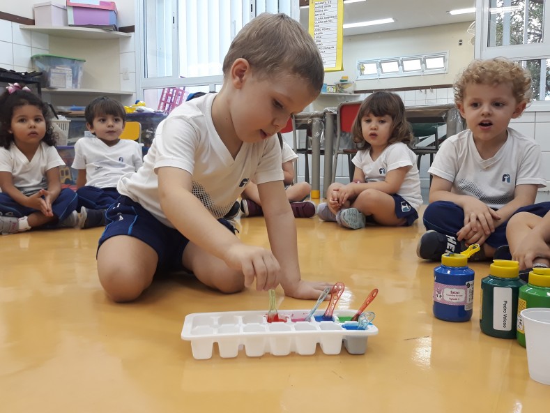 Brincando, pintando e descobrindo no Infantil 3!